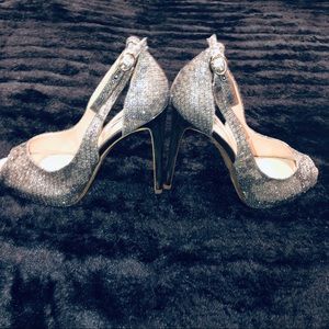 Guess Womens Shoes Sparkle Open Toe size 7M